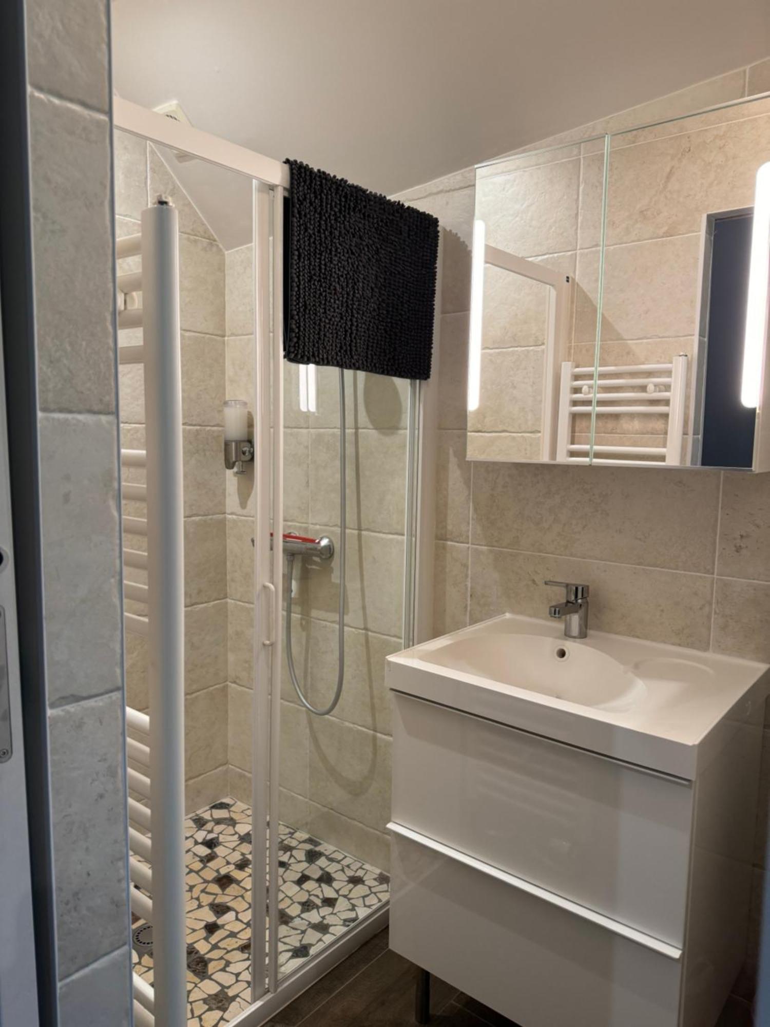 Chambre Avec Acces Jacuzzi Plombieres-les-Dijon Экстерьер фото